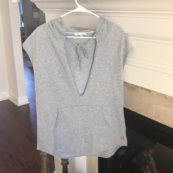 4 TOP BUNDLE 🌸 - Picture 2 of 9